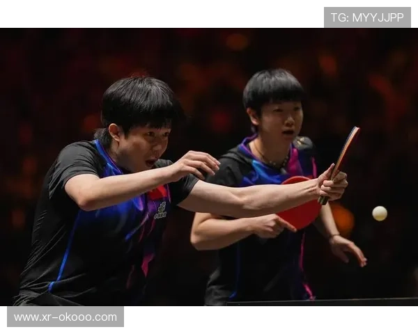 WTT中国大满贯赛现场观众用手机记录20-18超高比分瞬间 WTT中国大满贯赛现场观众用手机记录20-18超高比分瞬间